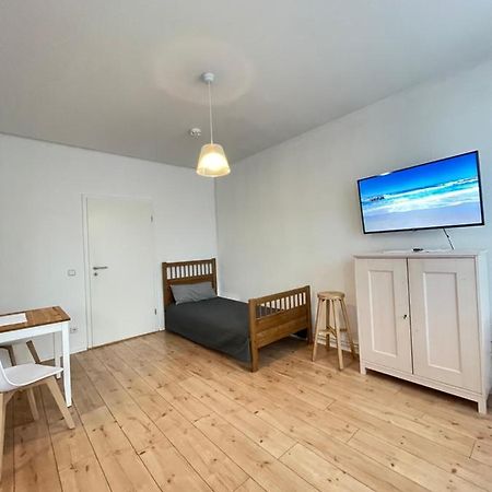 Ferienwohnung Im Stadtzentrum Von Bernau - Schoene Ferienwohnung Mit 1 1/2 Zimmern, Bad, Spuelmaschine, Waschmaschine, Komplette Kueche, Wlan Bernau bei Berlin Εξωτερικό φωτογραφία