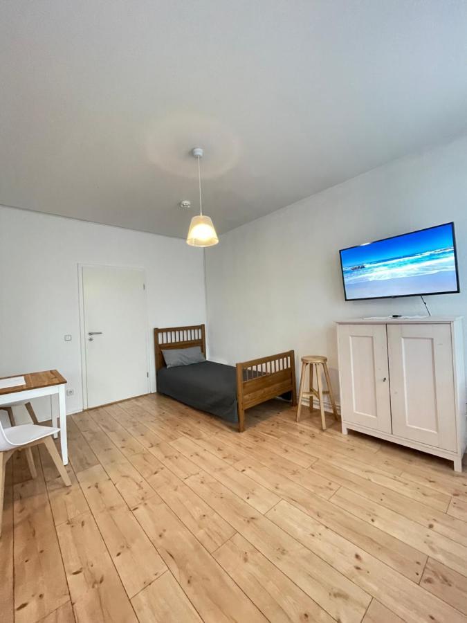Ferienwohnung Im Stadtzentrum Von Bernau - Schoene Ferienwohnung Mit 1 1/2 Zimmern, Bad, Spuelmaschine, Waschmaschine, Komplette Kueche, Wlan Bernau bei Berlin Εξωτερικό φωτογραφία